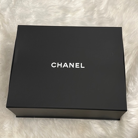CHANEL Handbags - Large Chanel Magnetic Handbag Gift Box